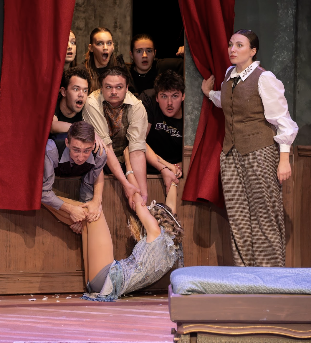 The Play That Goes Wrong production photo 1